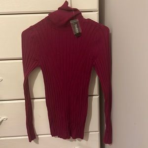 Brand new turtleneck in the color wine red in the size XS